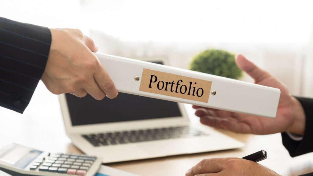 5 ways to build your professional portfolio while making money | Introducely